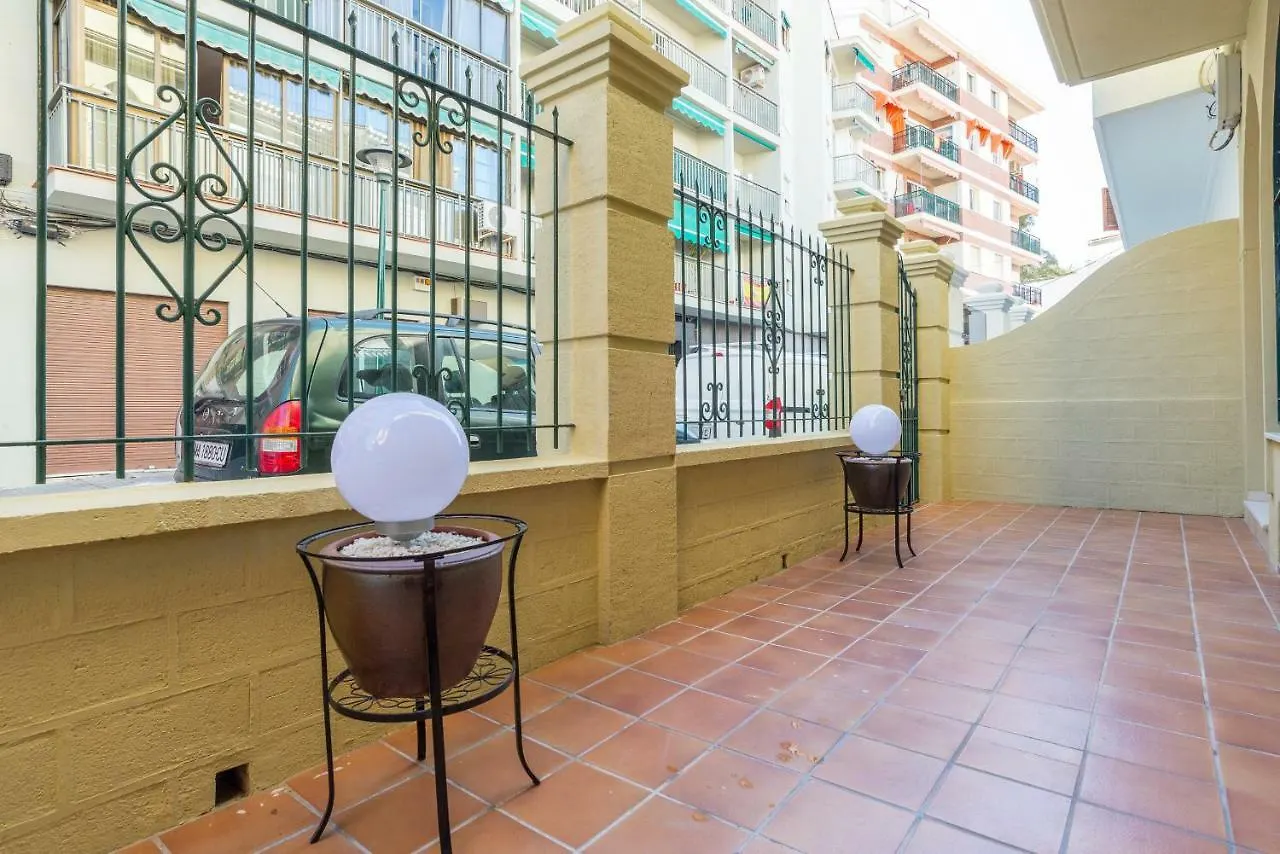 Apartment Gr0-Quiet Apartment, Private Backyard, Walk To Old Town Malaga