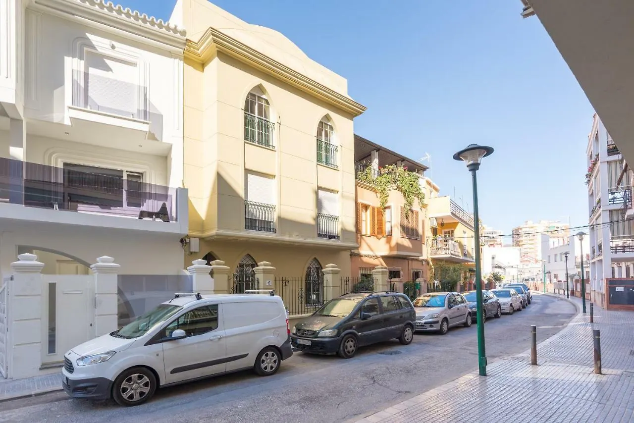Gr0-Quiet Apartment, Private Backyard, Walk To Old Town Malaga 0*,